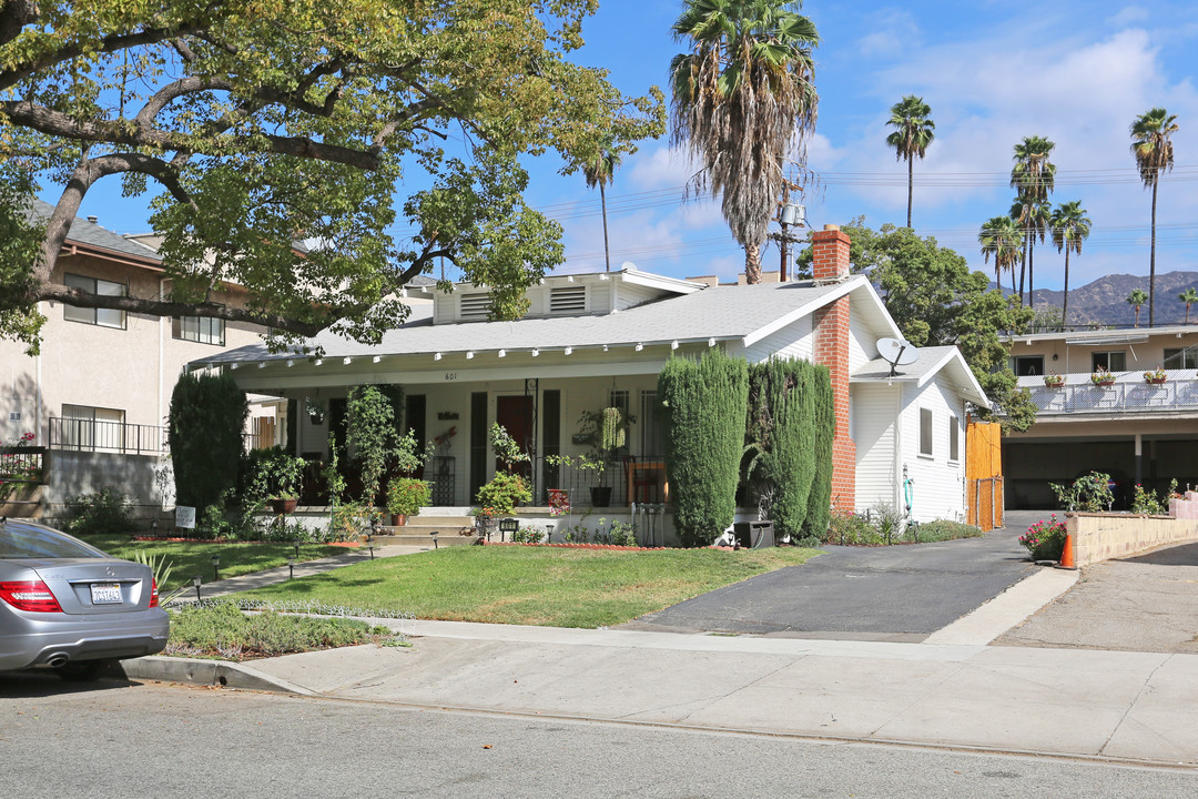 601 W Stocker St in Glendale, CA - Building Photo