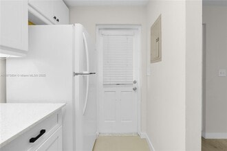 2420 SE 17th St in Fort Lauderdale, FL - Building Photo - Building Photo
