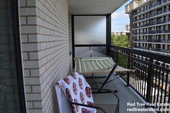60 Longwood Ave, Unit 605 in Brookline, MA - Building Photo - Building Photo