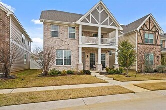 6025 Driscoll Ln in Providence Village, TX - Foto de edificio - Building Photo