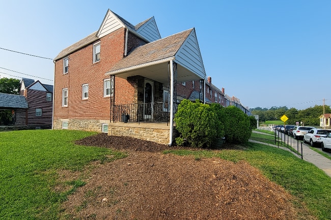 248 S Bayberry Ln in Upper Darby, PA - Building Photo - Building Photo