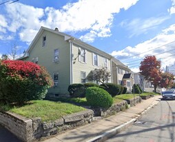 18 Hall St in Waltham, MA - Building Photo