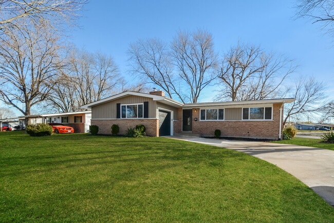 730 Loyola Dr in Florissant, MO - Building Photo - Building Photo