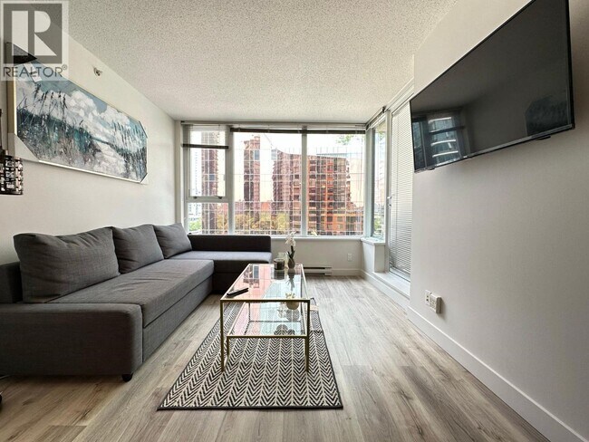 33 Smithe St in Vancouver, BC - Building Photo - Building Photo