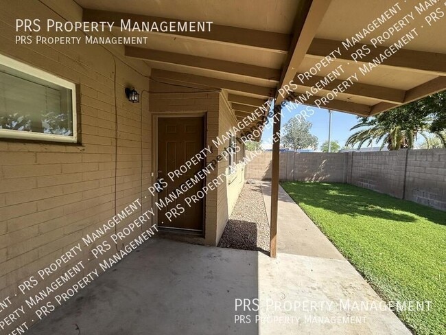 1851 E University Dr in Tempe, AZ - Foto de edificio - Building Photo