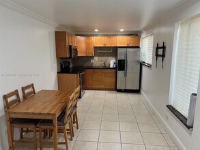 4031 E 10th Ave in Hialeah, FL - Building Photo - Building Photo