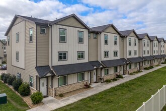 Starwood Farms Townhomes in Cypress, TX - Foto de edificio - Building Photo