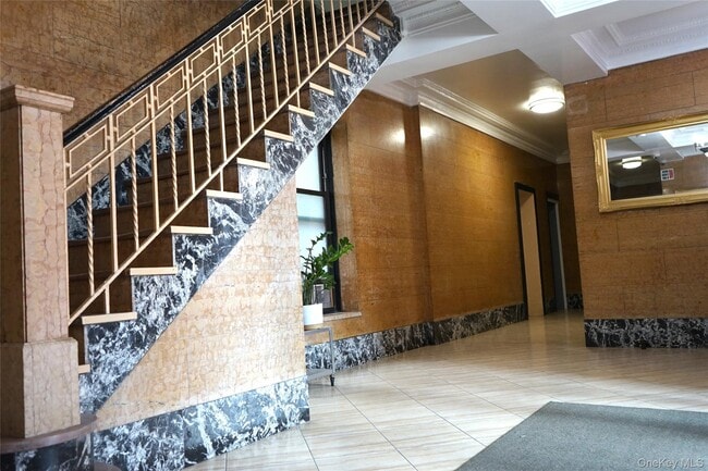 313 Brightwater Ct in Brooklyn, NY - Building Photo - Building Photo
