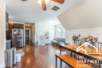 3047 N Kimball Ave, Unit 3 in Chicago, IL - Building Photo - Building Photo