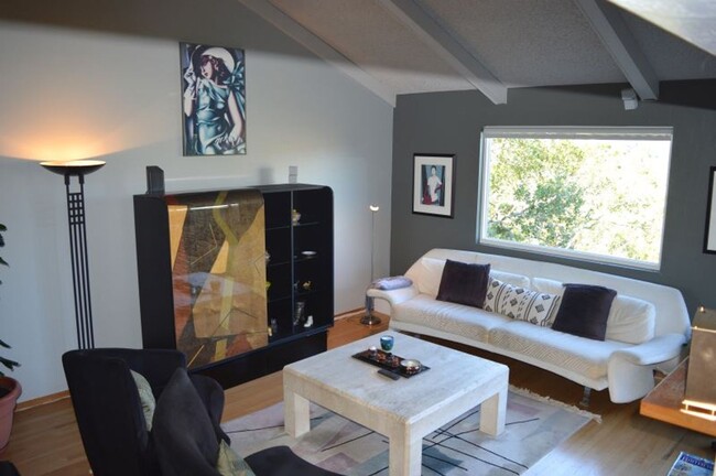 property at 11 Kilmer Ct