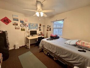 102 N Lincoln Ave, Unit 3 in Urbana, IL - Foto de edificio - Building Photo