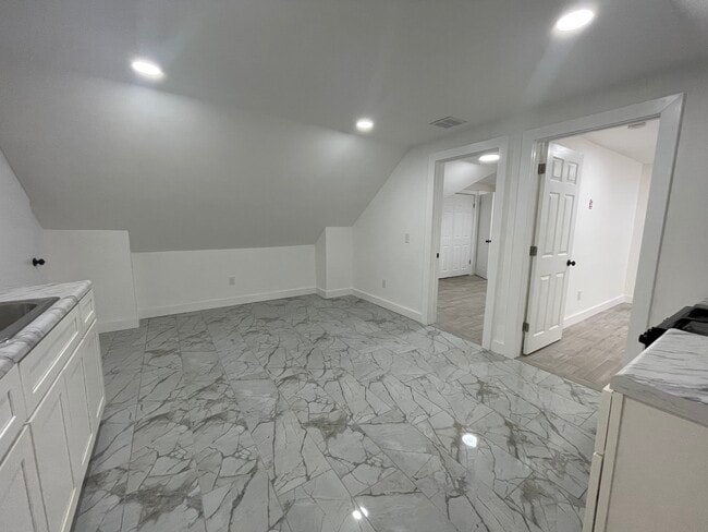 148 Chilton St, Unit 3 in Elizabeth, NJ - Foto de edificio - Building Photo