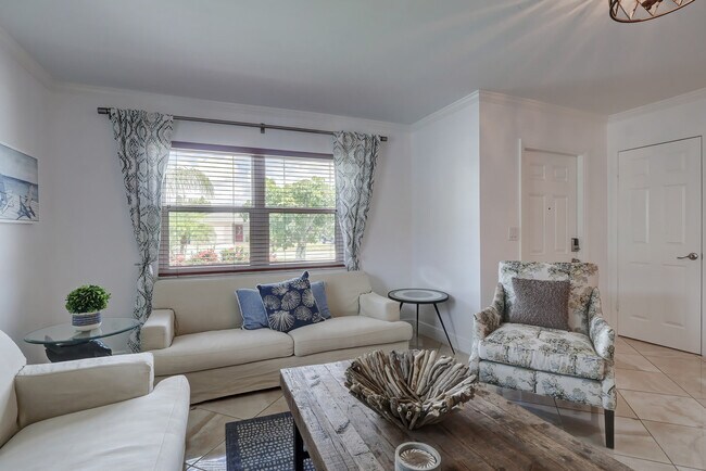 636 98th Ave N in Naples, FL - Building Photo - Building Photo
