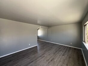 1020-1022 E Navajo St in Barstow, CA - Building Photo - Building Photo