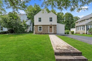 106 Wellington Rd in Syracuse, NY - Building Photo