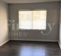 5210 Greylog Dr in Houston, TX - Building Photo - Building Photo