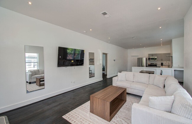 3309 Webster St in Houston, TX - Building Photo - Building Photo