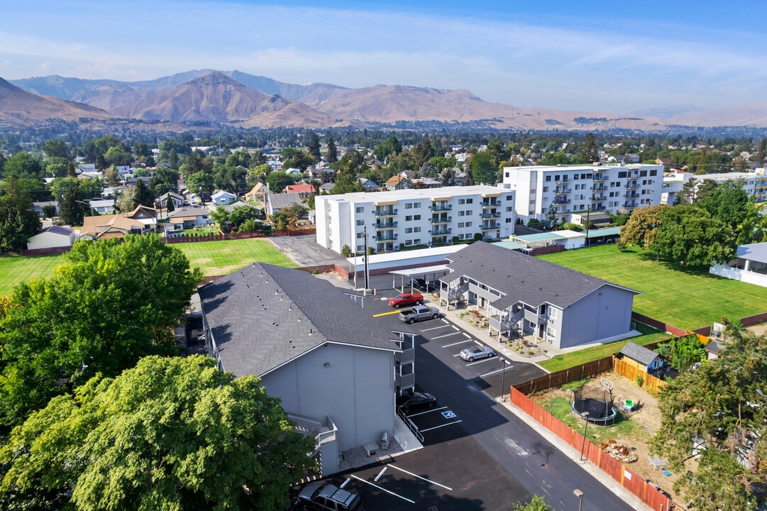 Mission View Flats in Wenatchee, WA - Foto de edificio