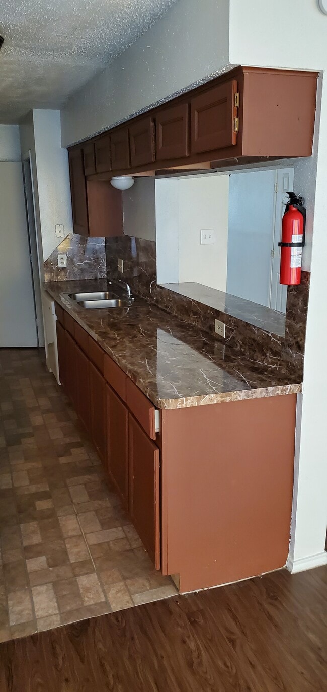 2115 Greenbriar Colony Dr in Houston, TX - Foto de edificio - Building Photo