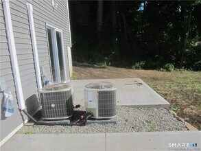 574 Chopsey Hill Rd in Bridgeport, CT - Building Photo - Building Photo