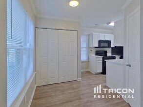 1128 Summit Hills Dr in Charlotte, NC - Building Photo - Building Photo