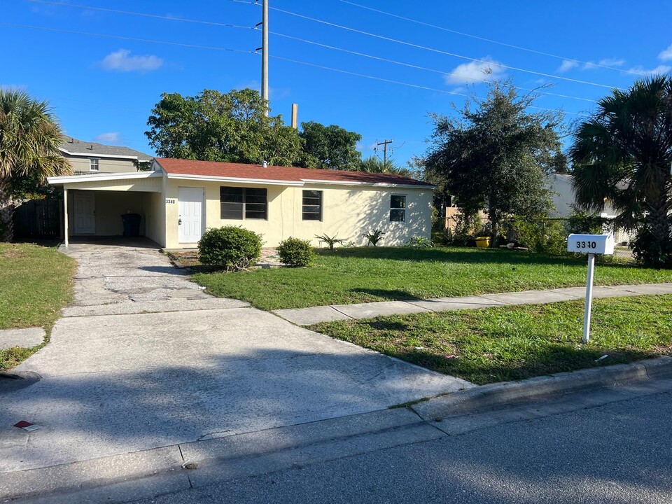 3340 Avenue F in West Palm Beach, FL - Building Photo