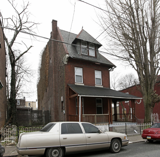 4833 Griscom St in Philadelphia, PA - Foto de edificio - Building Photo