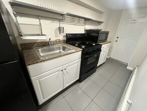 222 4th St in Jersey City, NJ - Building Photo - Building Photo