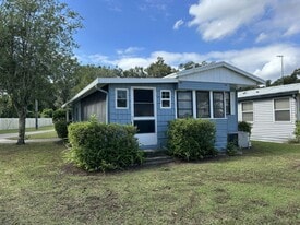 16731 US-301 in Dade City, FL - Building Photo