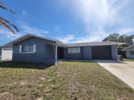 7920 Pineapple Ln in Port Richey, FL - Building Photo