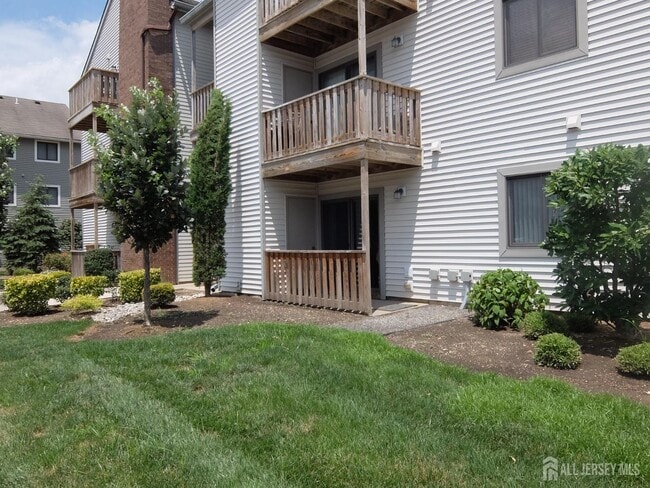 5307 Ravens Crest Dr in Plainsboro, NJ - Building Photo - Building Photo