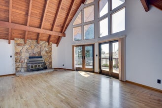 190 NW Delta Ct in Oak Harbor, WA - Building Photo - Building Photo