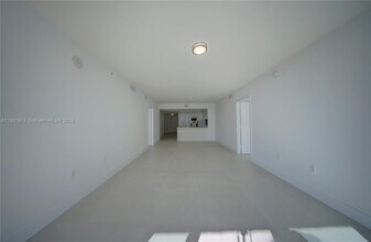300 Sunny Isles Blvd, Unit 4-1904 in Sunny Isles Beach, FL - Building Photo - Building Photo