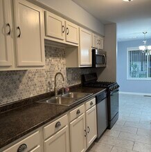 3026 Roberts Dr in Woodridge, IL - Building Photo - Building Photo
