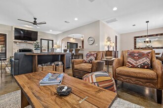 504 E Travis St in Fredericksburg, TX - Building Photo - Building Photo