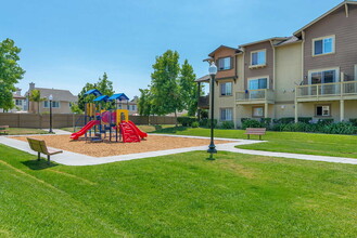 Arbors at Parc Rose in Oxnard, CA - Building Photo - Building Photo