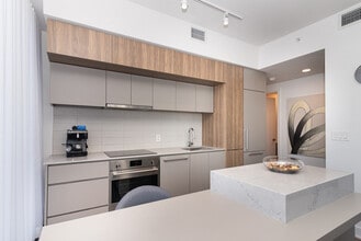 1160 Rue De la Gauchetière O in Montréal, QC - Building Photo - Building Photo