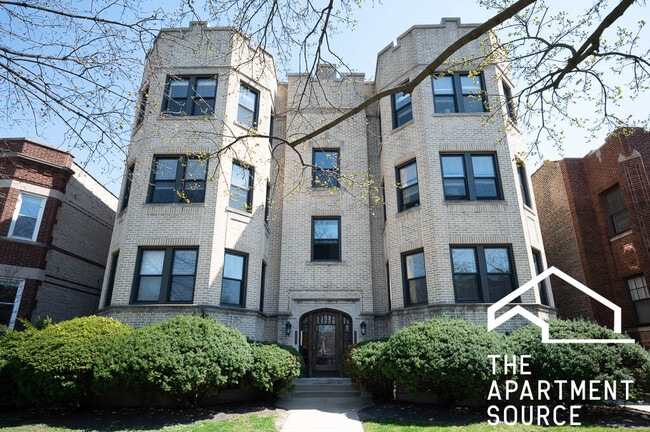 4447 N Rockwell St, Unit 1