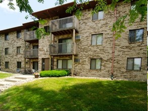 Stoneridge Apartments in East Lansing, MI - Building Photo - Building Photo