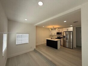 5158 NW 19th Ave in Miami, FL - Building Photo - Building Photo