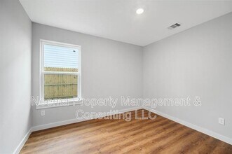 8715 Bertwood St in Houston, TX - Building Photo - Building Photo