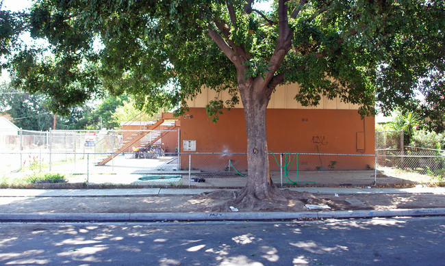 726 N Fisher St in Fresno, CA - Building Photo - Building Photo