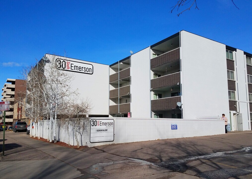30 S Emerson St in Denver, CO - Building Photo