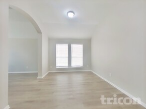 1318 Auburn View Ln in Fresno, TX - Foto de edificio - Building Photo