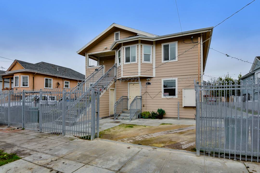 1256 50th Ave in Oakland, CA - Building Photo