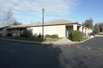 Madera Gardens in Madera, CA - Foto de edificio - Building Photo