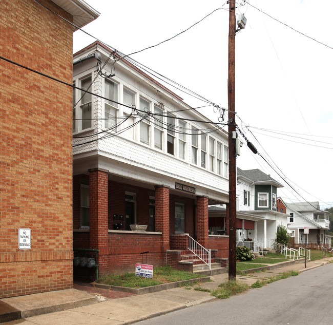 206-208 Walnut St in Clarksburg, WV - Building Photo - Building Photo