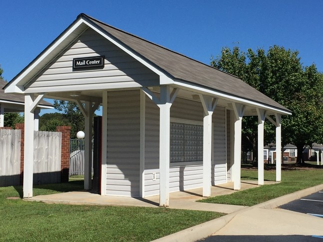 Beacon Ridge Apartments in Enterprise, AL - Building Photo - Building Photo