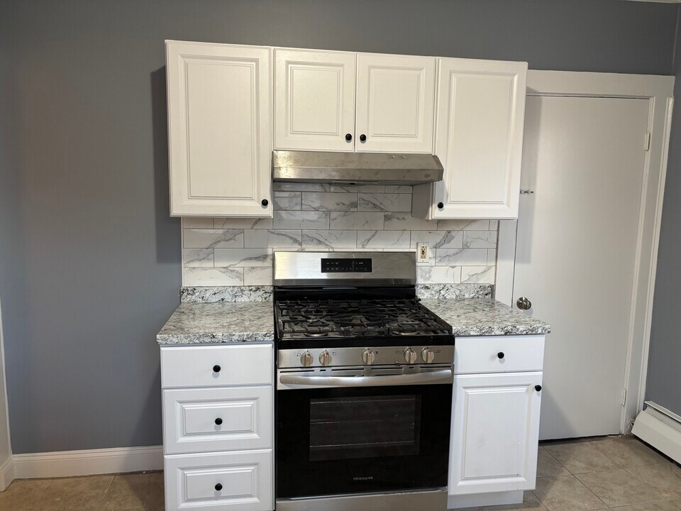 490 Main St, Unit 1 in Medford, MA - Building Photo
