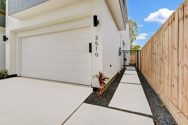 3510 Hadley St in Houston, TX - Foto de edificio - Building Photo